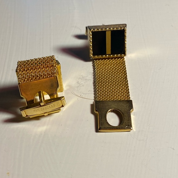 Vintage men’s gold with black lacquer square cuff links - Picture 5 of 9